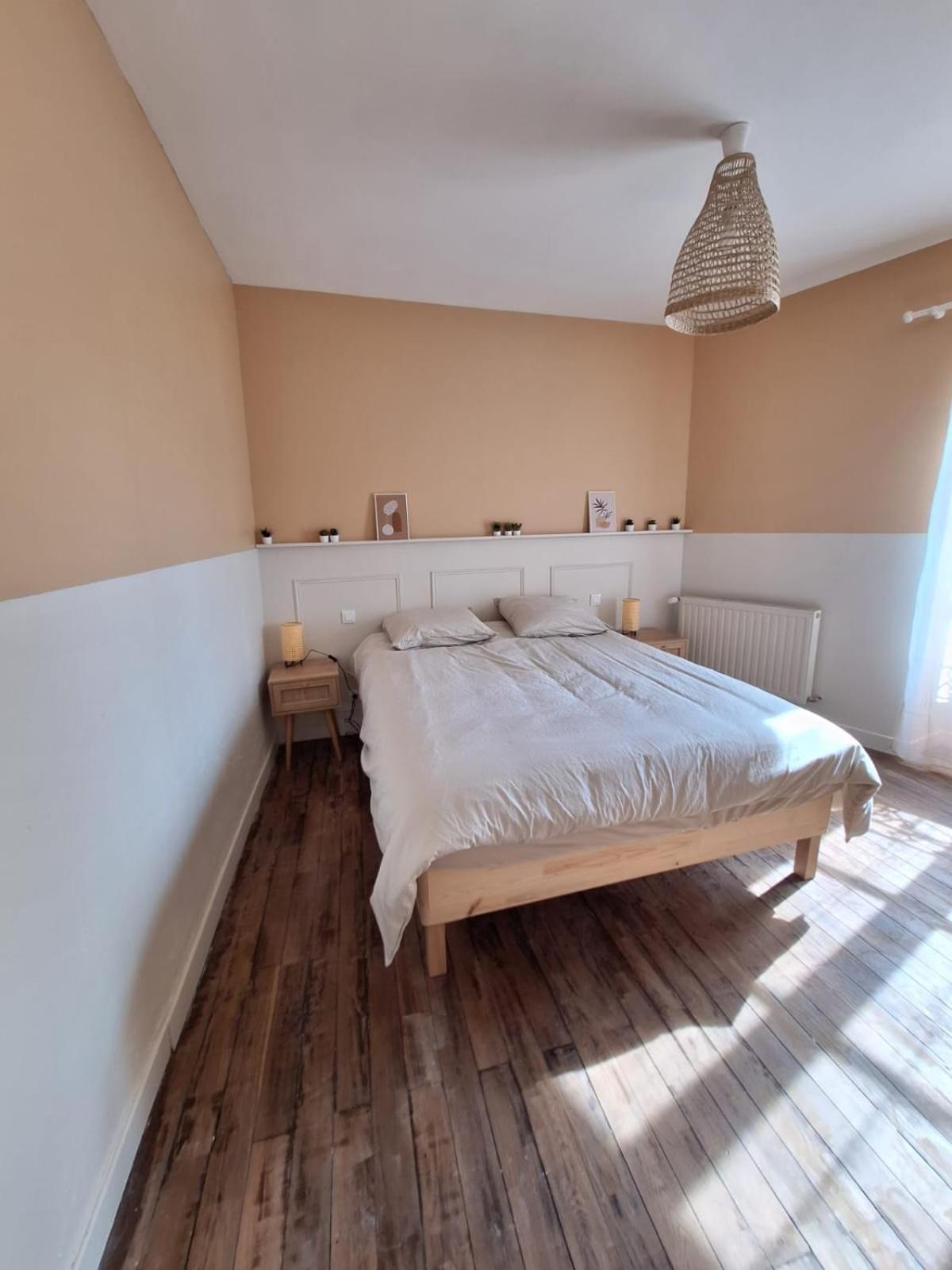 Charmante Maison A 2Min De La Porte St Jacques A Parthenay Zewnętrze zdjęcie