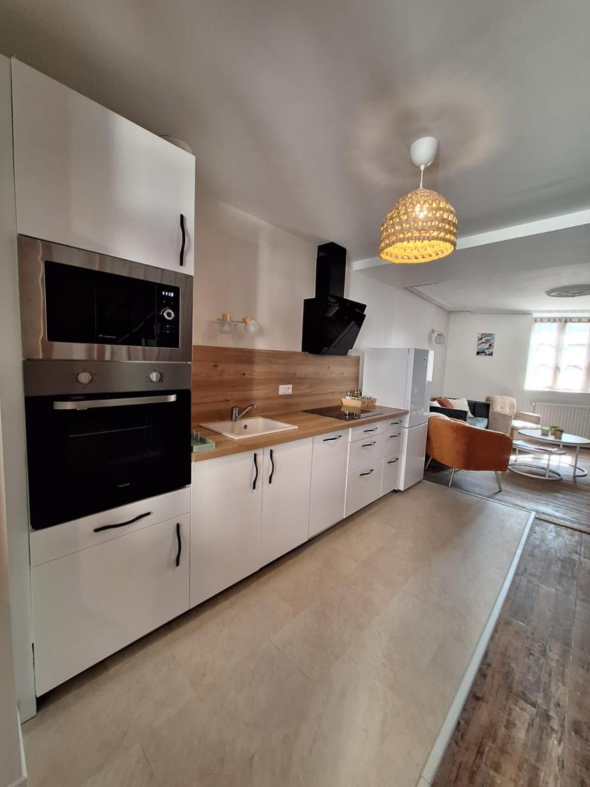 Charmante Maison A 2Min De La Porte St Jacques A Parthenay Zewnętrze zdjęcie